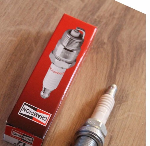 Spark Plug For Scotts L1742 S1742 17hp/42" Lawn Tractor Briggs & Stratton Eng